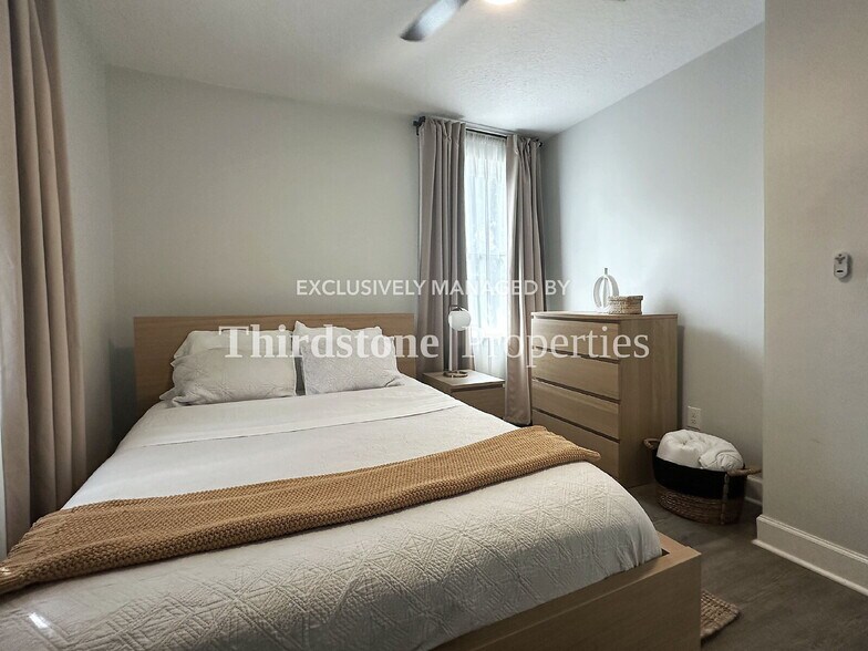 Building Photo - 2508 Gilmore St