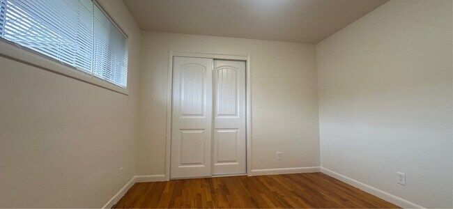 Building Photo - 938 Madison St