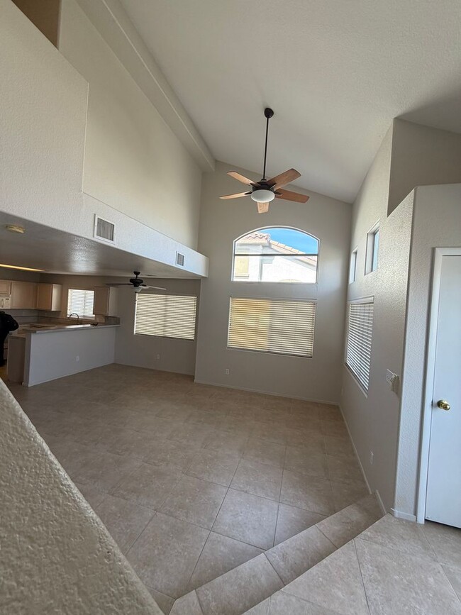Building Photo - Corner lot townhome