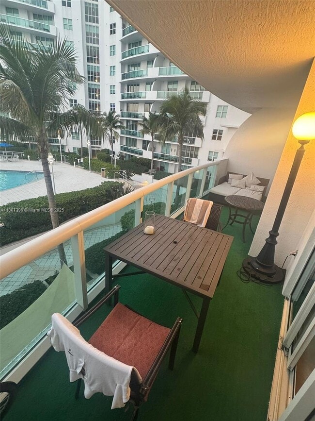Building Photo - 7900 Harbor Island Dr