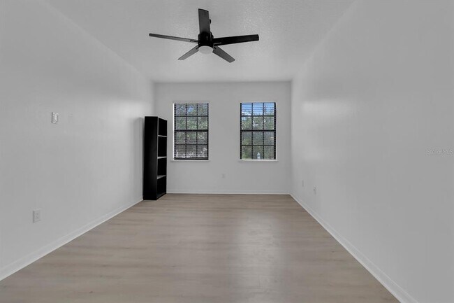 Building Photo - 4210 Windsor Lake Cir