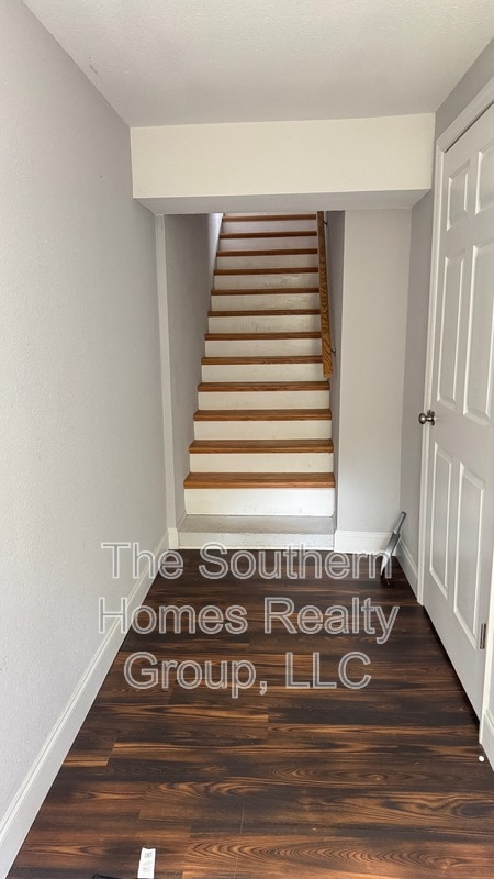 Building Photo - 2315 Clearwater Rd