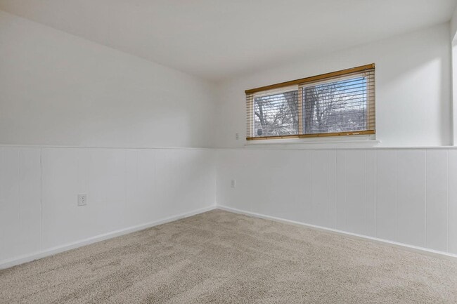 Building Photo - 6400 Firethorn Ave