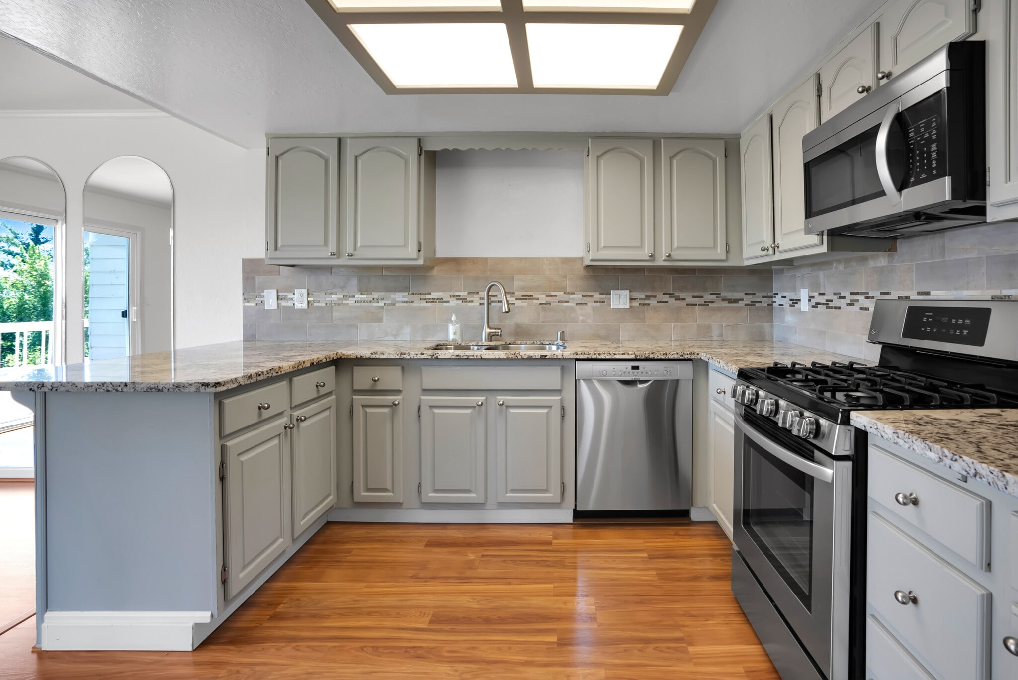 Building Photo - 813 Isbel Ct