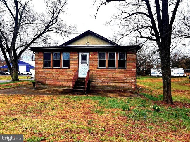 Building Photo - 1063 Tanyard Rd