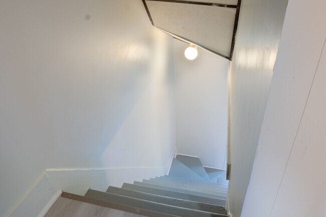 Building Photo - 222 2nd St