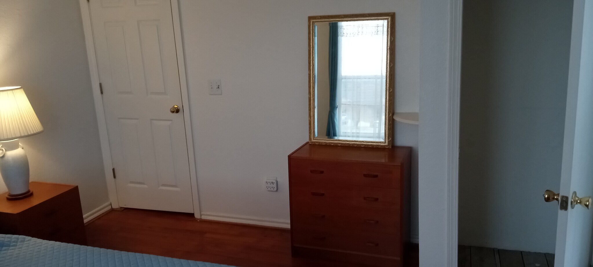 Building Photo - 805 N Leverett Ave