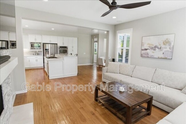 Building Photo - 26882 Greenleaf Ct