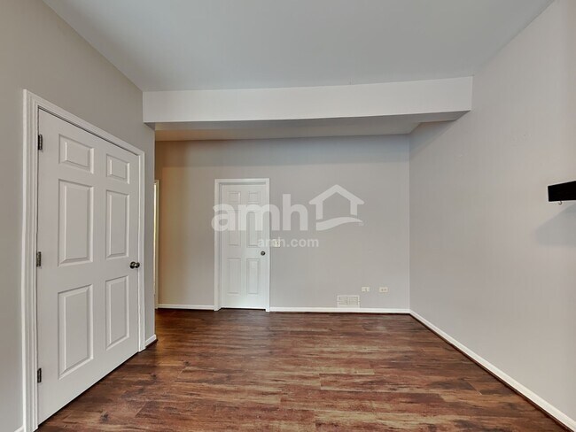 Building Photo - 8601 Sycamore Ct