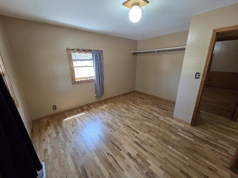 Building Photo - 6071 Jackrabbit Ln