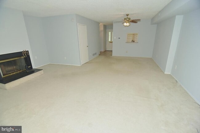 Building Photo - 21 Twin Brooks Dr