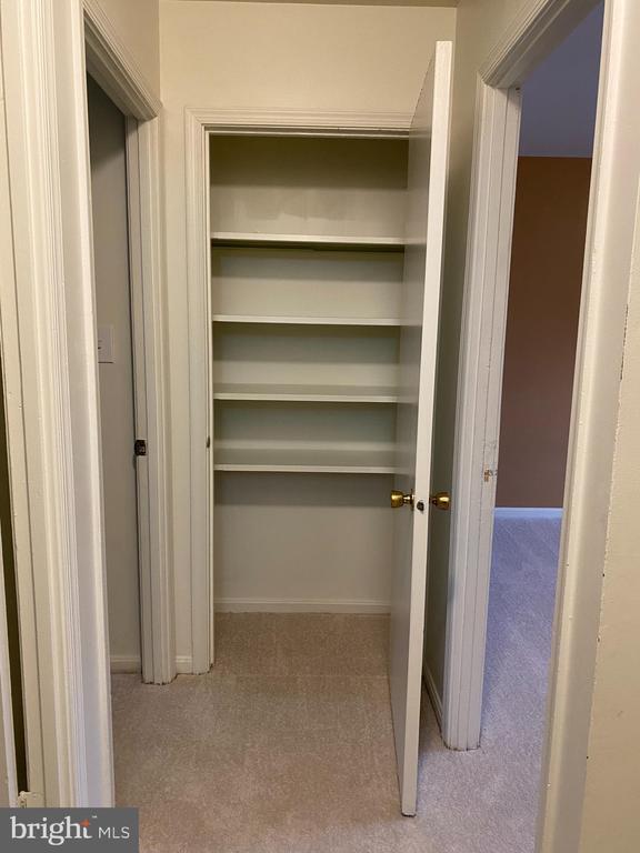 Building Photo - 6802 Dina Leigh Ct