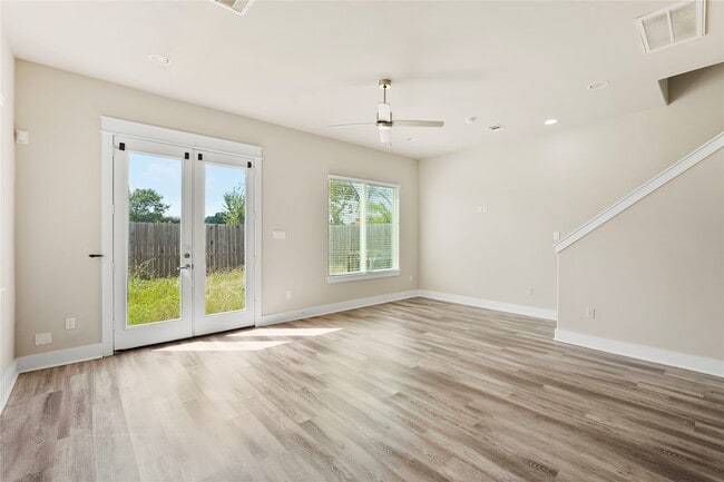 Building Photo - 2509 Des Chaumes St