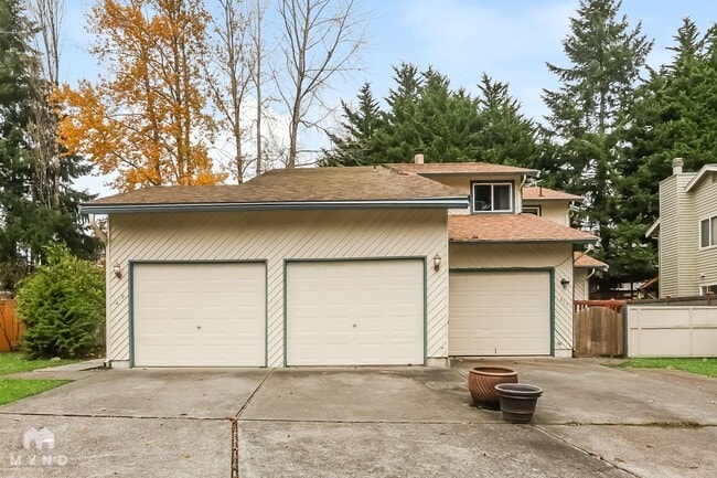 Building Photo - 419 122nd St SW