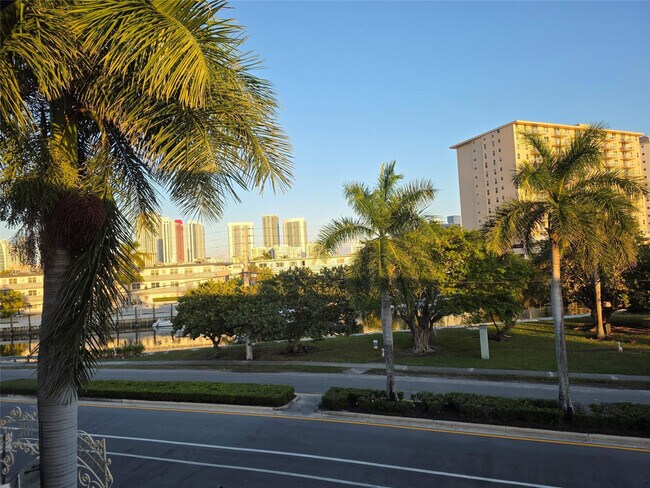 Building Photo - 300 Layne Blvd