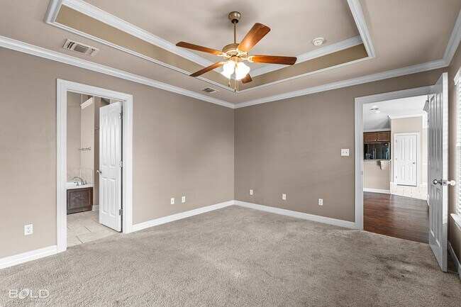 Building Photo - Brick Home In Haughton