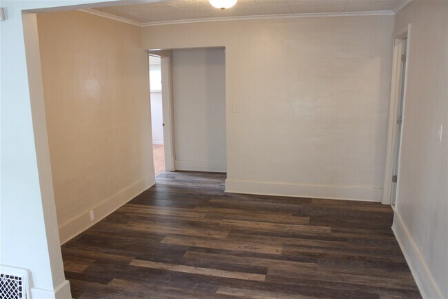 Building Photo - 1512 Sayre St