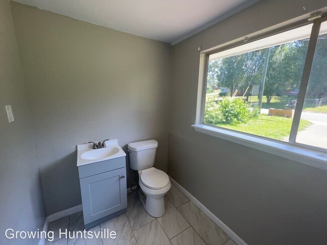 Building Photo - 3 br, 2 bath House - 2261 Norwood Dr