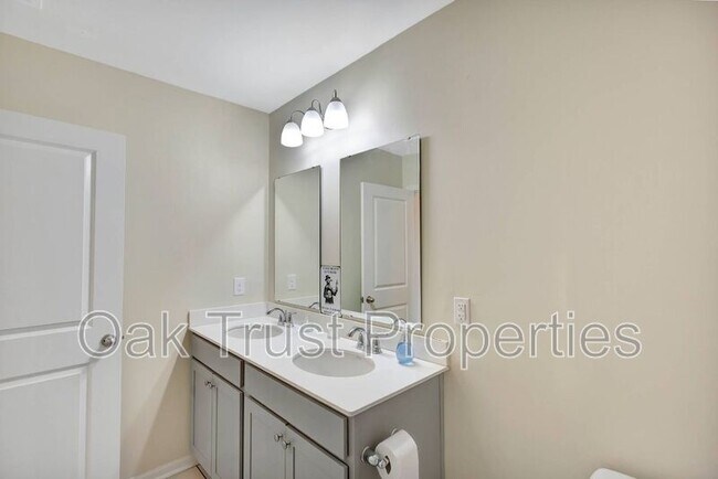 Building Photo - 142 Airy Dr