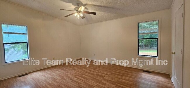 Building Photo - 8106 Tamalpais Ct
