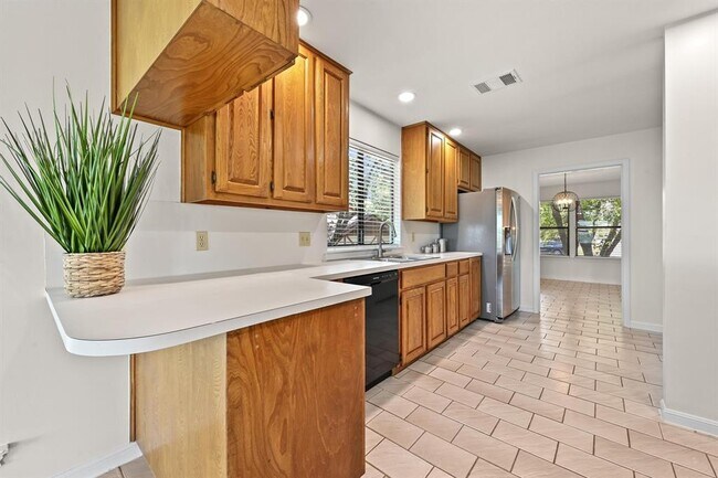 Building Photo - 3510 Native Dancer Cove