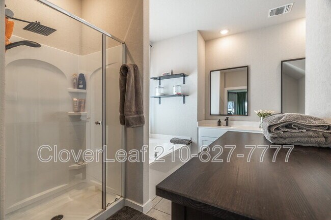 Building Photo - 709 Stonemanor Bay