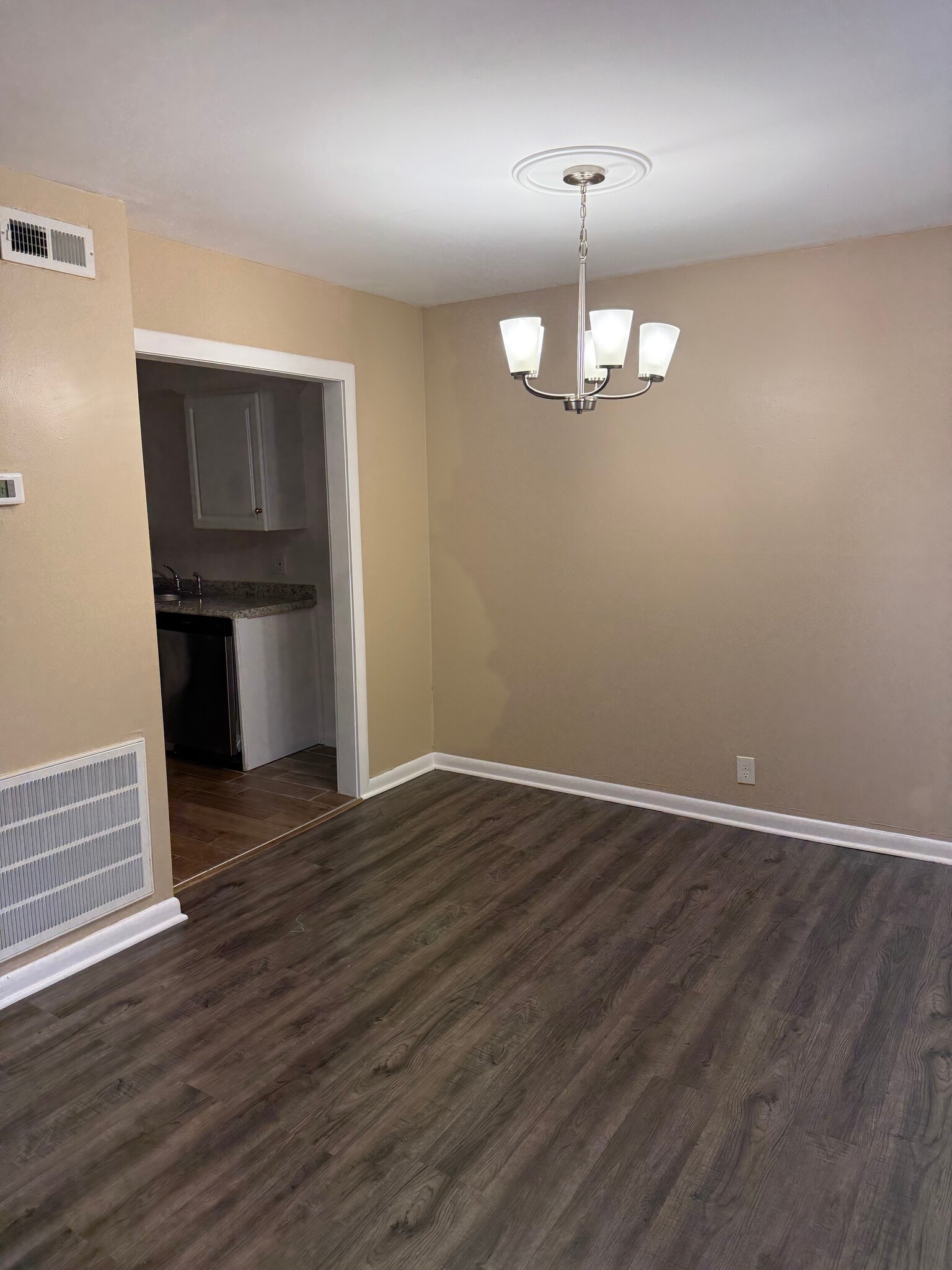 Building Photo - 323 Forest Park Rd