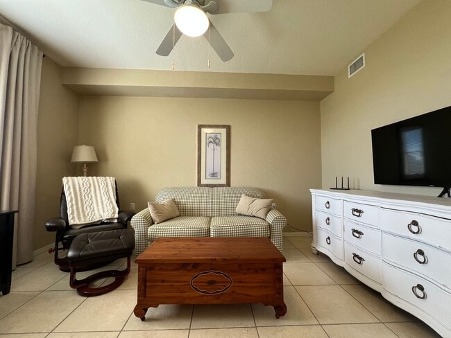 Building Photo - Furnished/Short Term Rental ** Available 5/1/26 ** 3 Bed/2 Bath Condo ** Punta Gorda ** $2,750/mo...