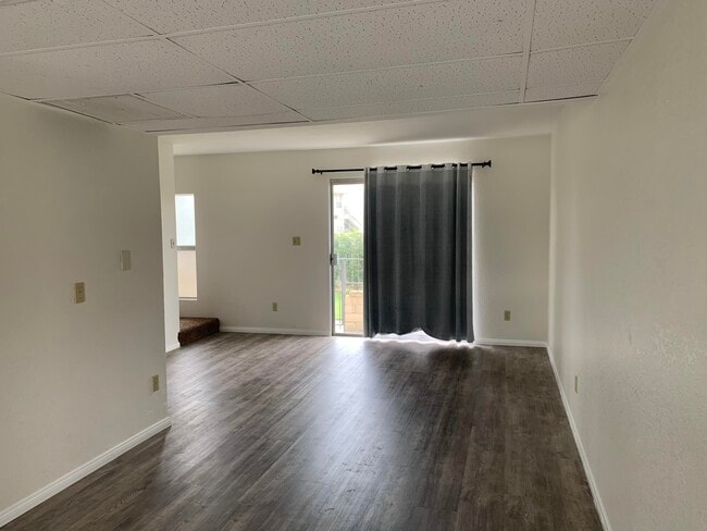 Building Photo - 40225 Harris Ln