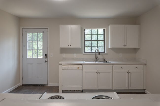 Building Photo - 1321 Burgess Dr