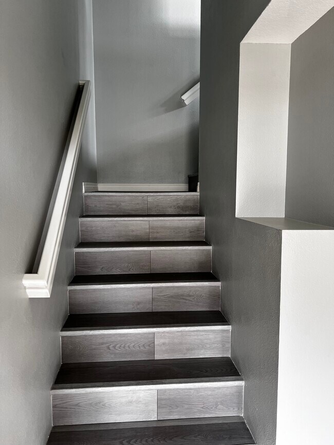 Entryway stairs - 940 N Turner Ave