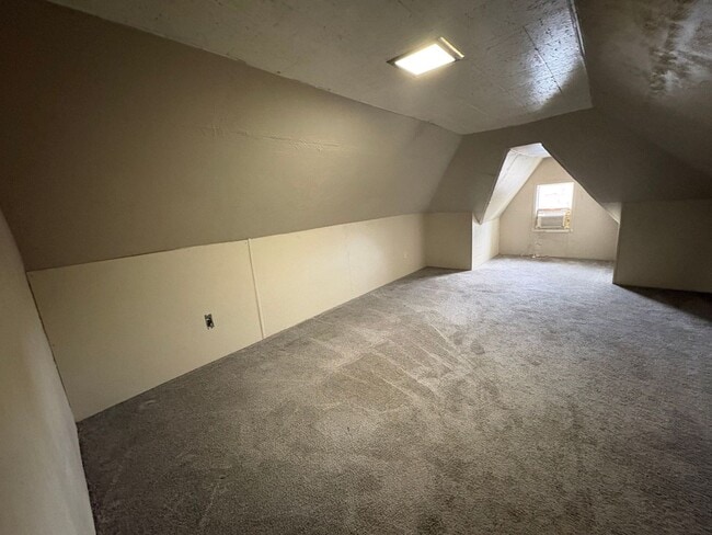 Building Photo - 1487 Genesee Rd