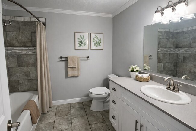 Building Photo - 720 E 1500 S