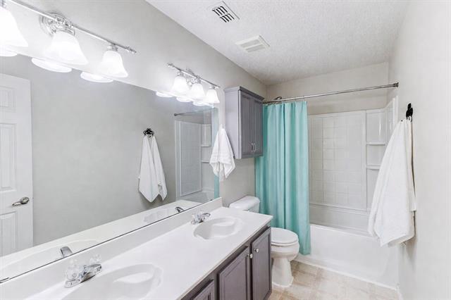 Building Photo - 3601 McClintick Rd