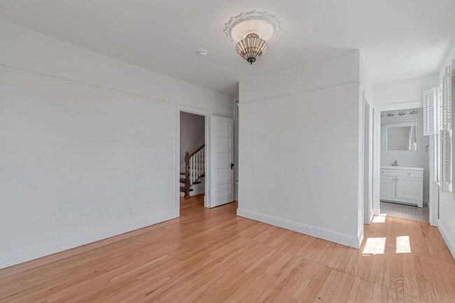 Building Photo - Charming Four Bedroom Home in Potrero Hill...