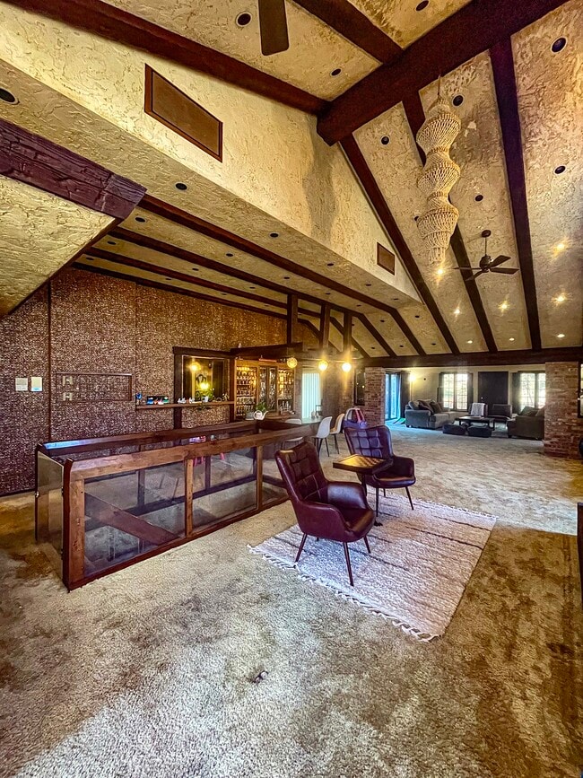Building Photo - 10 Rye Ct