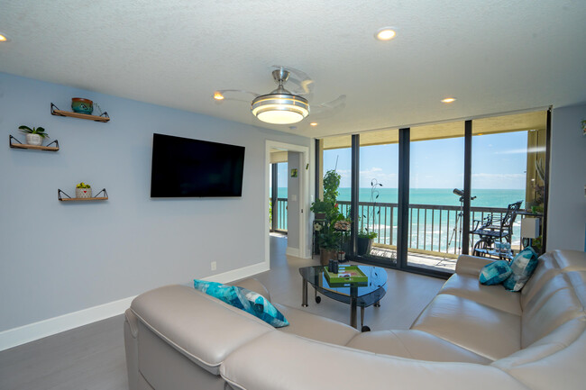 Building Photo - 9500 S Ocean Dr