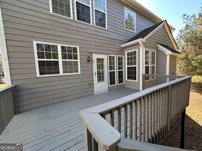 Building Photo - 706 Oracle Dr NE