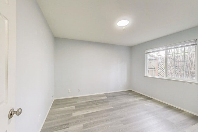 Building Photo - 1807 Sausal St