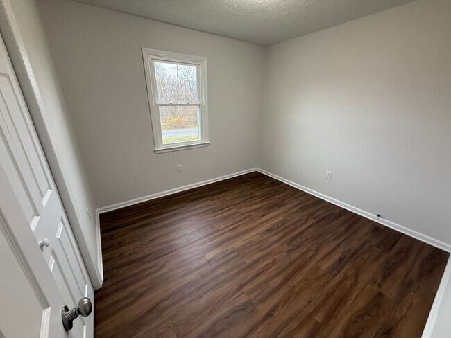 Building Photo - Dublin Brick home Three Bedroom, One Bathr...