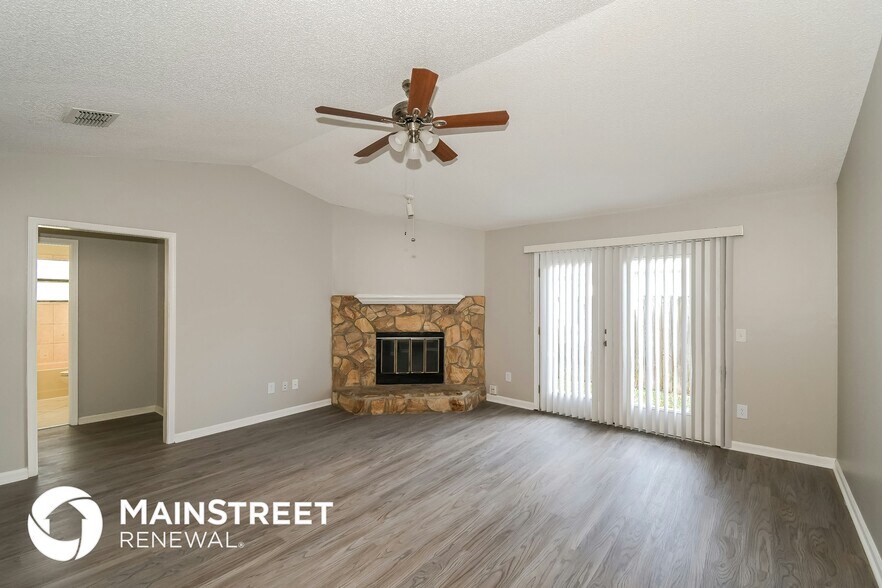 Building Photo - 12461 Hickory Hollow Dr