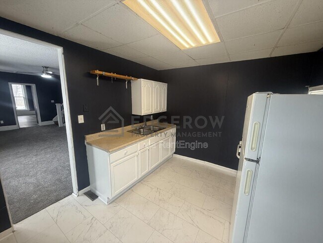 Building Photo - 404 6th St NW