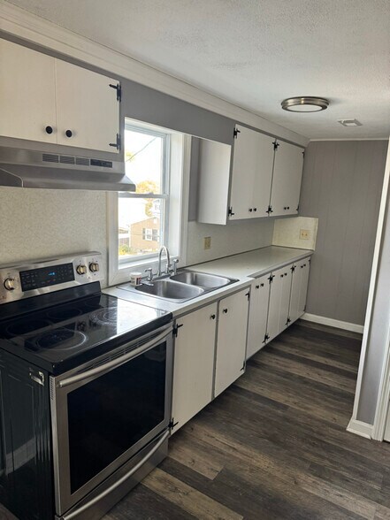 Building Photo - 22 Matteson Ave