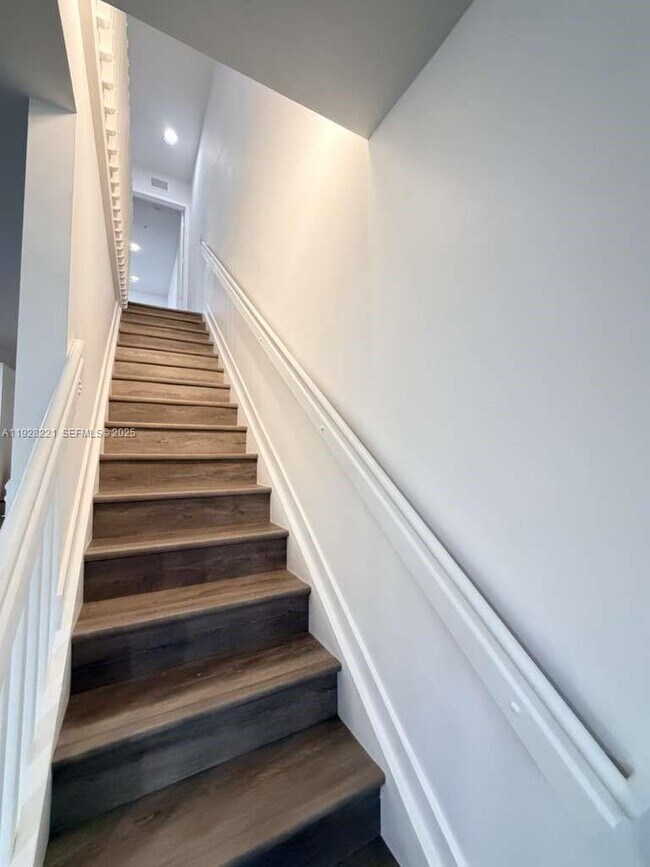 Building Photo - 2735 SW 81st Terrace