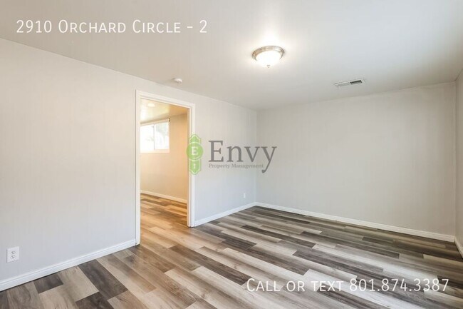 Building Photo - 2910 Orchard Cir