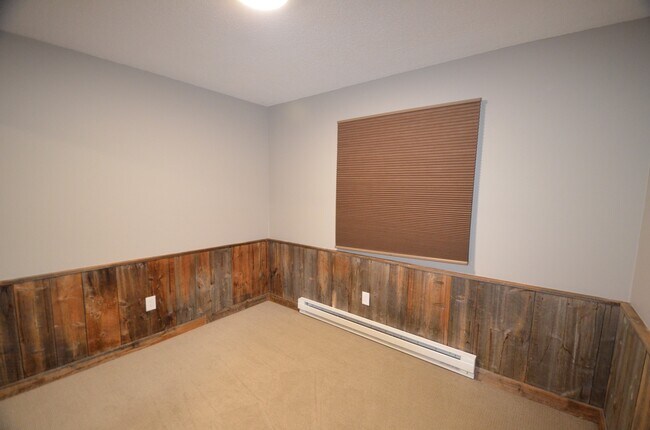 Building Photo - 3bed/2bath Condo, 10 minutes from Breck! Y...