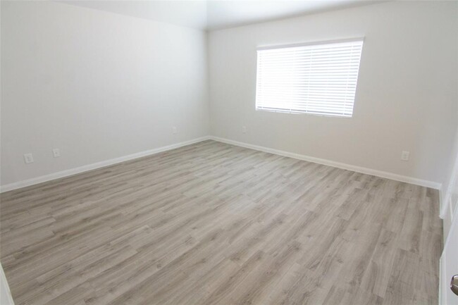 Building Photo - 5423 Gouldburn River Dr