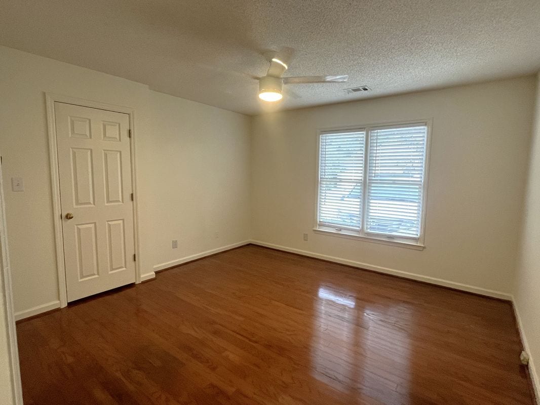 Building Photo - 972 Bridgegate Dr NE