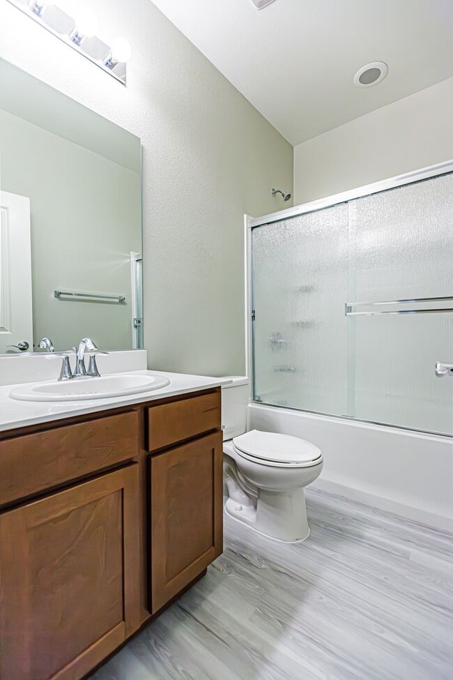 Building Photo - Beautiful Home in a Gated Community