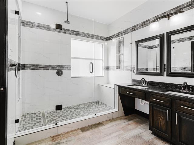 Building Photo - 1733 Elm St